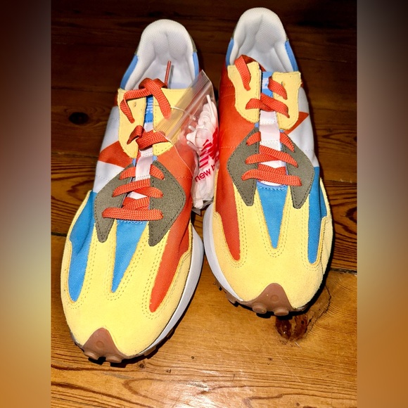 Shoes - Picture 5 of 7